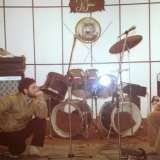 ...e l�altro per i nostri invitati � ci dice Mario mostrandoci alcune immagini della band �. Noi chiamavamo il palazzo �l�Inferno�: ci ospit� fino alla fine degli anni 90, quando lo lasciammo perch� era troppo degradato�